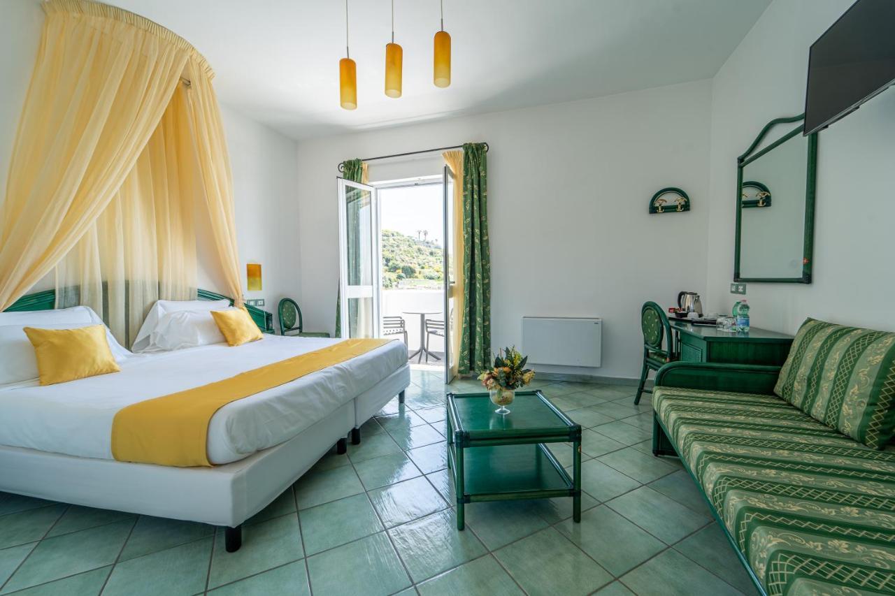 Hotel Borgo Romantica - &