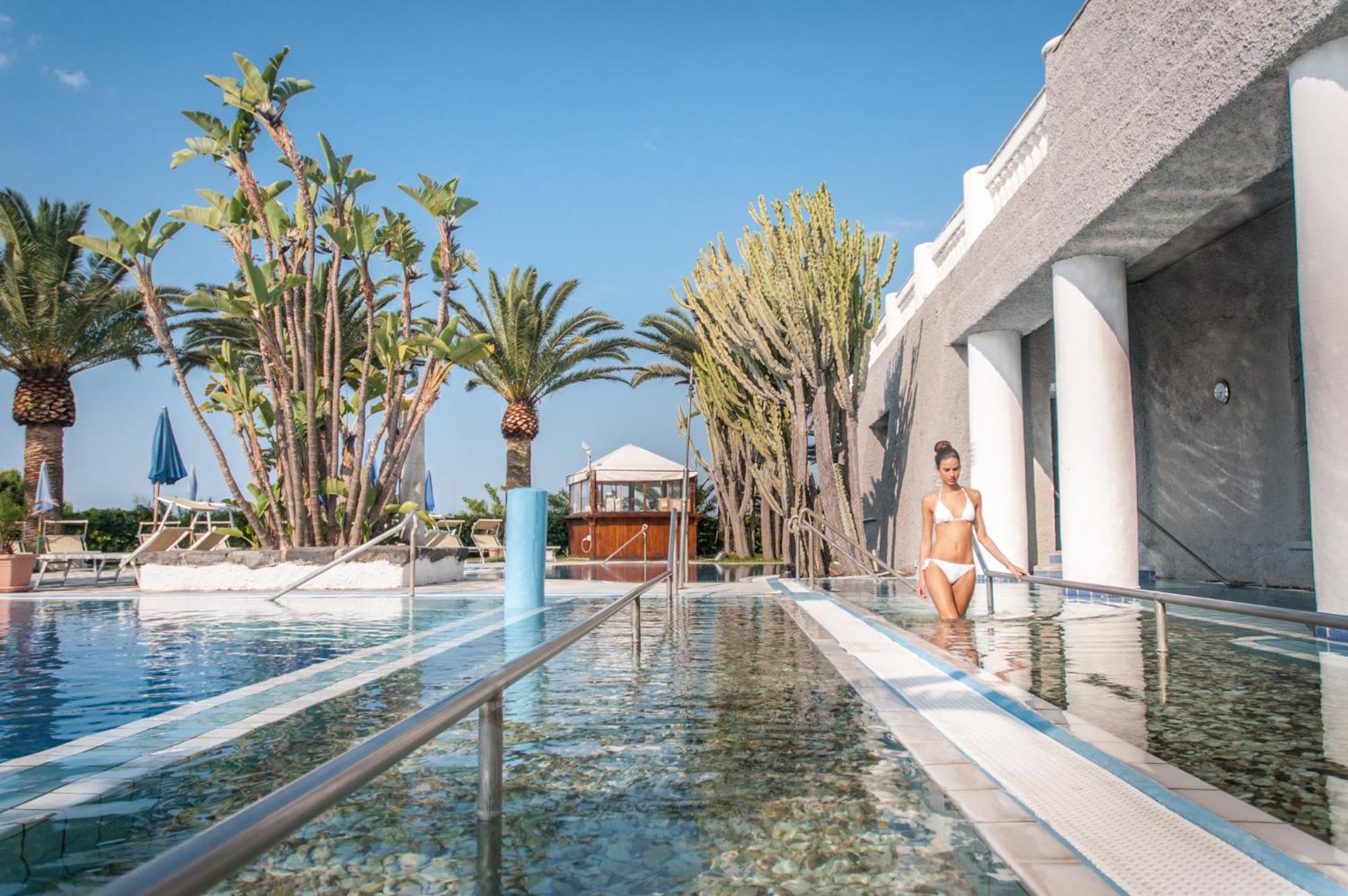 Borgo Romantica - & 4* Sant'Angelo (Isola d'Ischia)