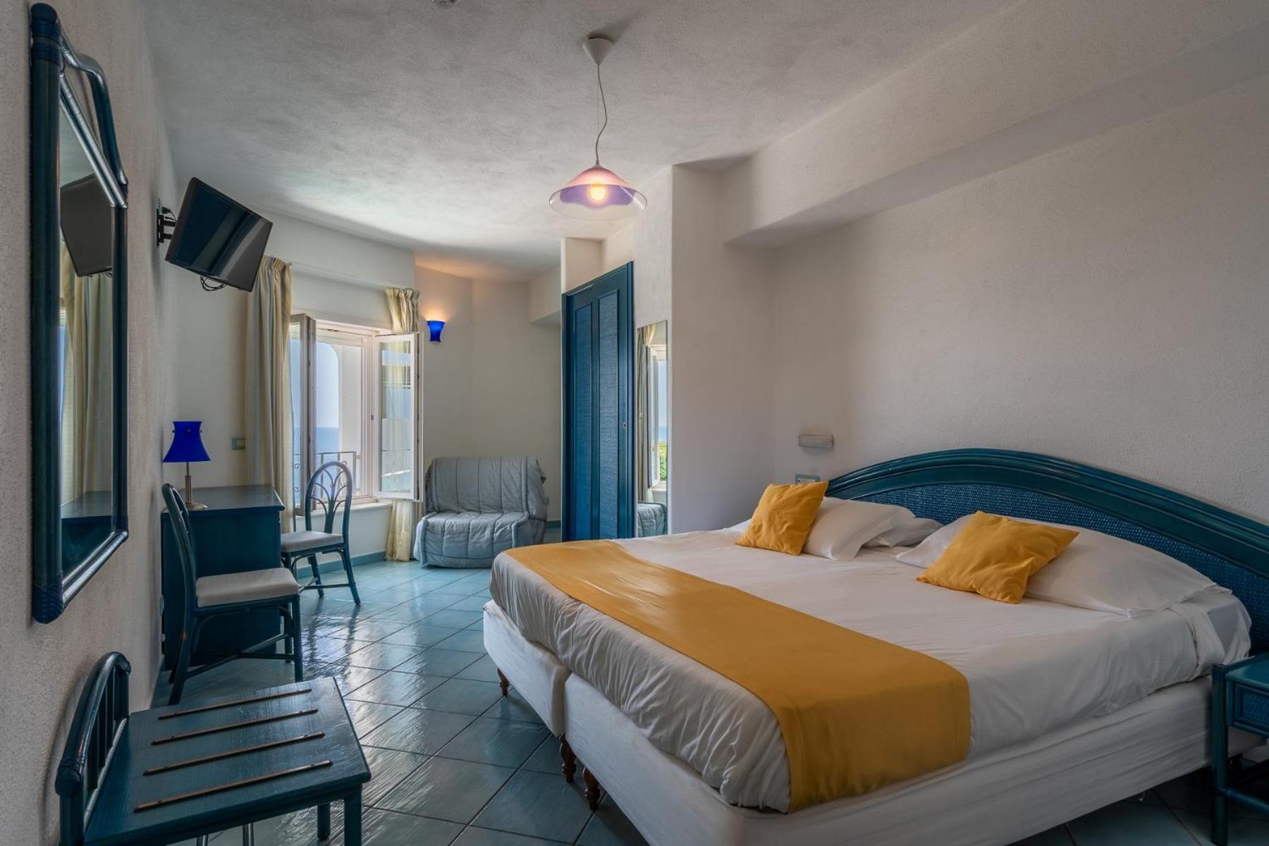 Hotel Borgo Romantica - & 4*
