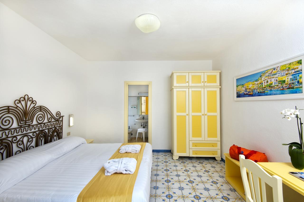 Hotel Borgo Romantica - & 4*